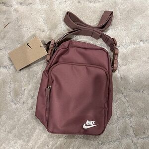 Nike Heritage Crossbody Bag 4L